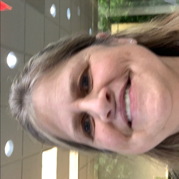Meet the Posher Other - Meet your Posher, Emily
